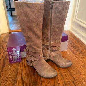 Fergie Taupe Heeled Leather Boots